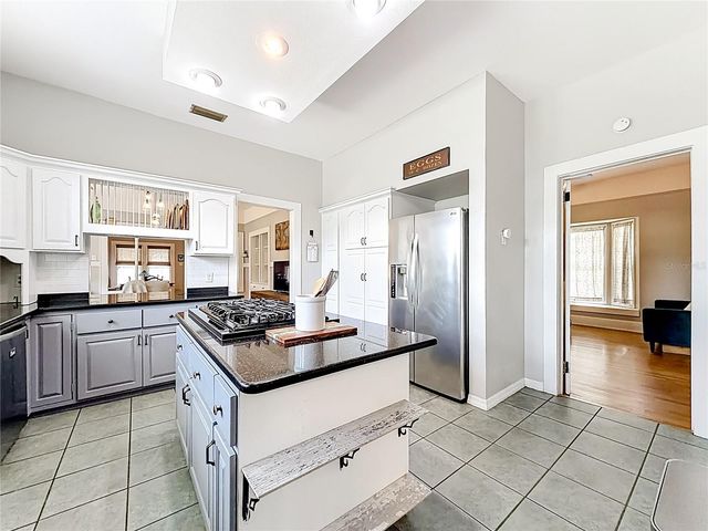 311 S CENTRAL AVENUE, Umatilla, FL 32784