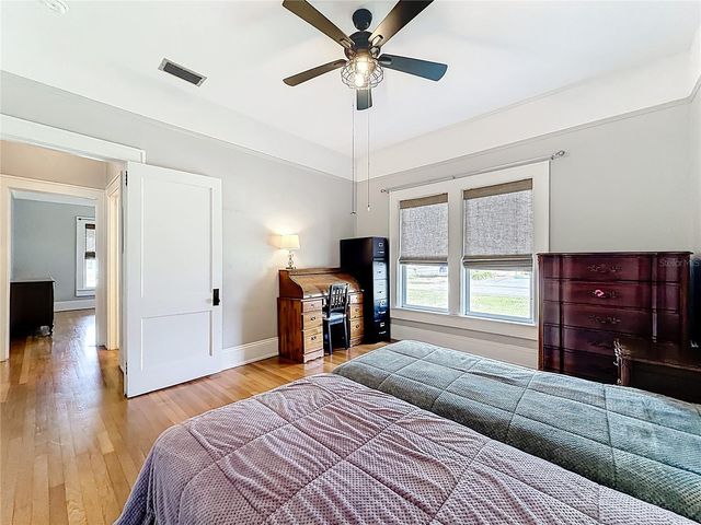 311 S CENTRAL AVENUE, Umatilla, FL 32784