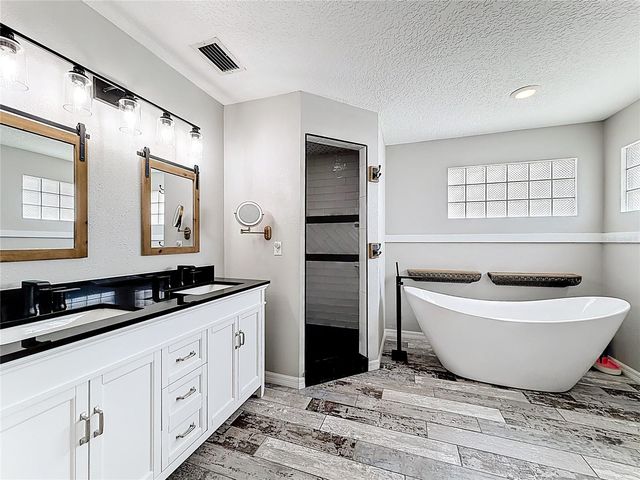 311 S CENTRAL AVENUE, Umatilla, FL 32784