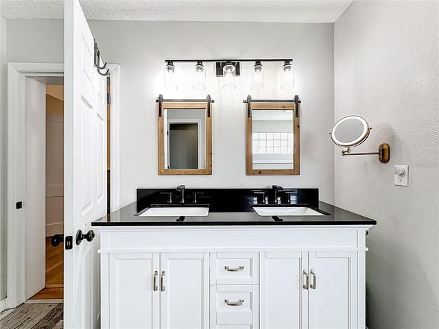 311 S CENTRAL AVENUE, Umatilla, FL 32784