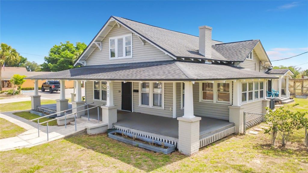 311 S CENTRAL AVENUE, Umatilla, FL 32784