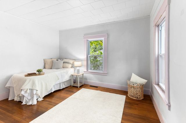 30 Cottage St, Medway, MA 02053