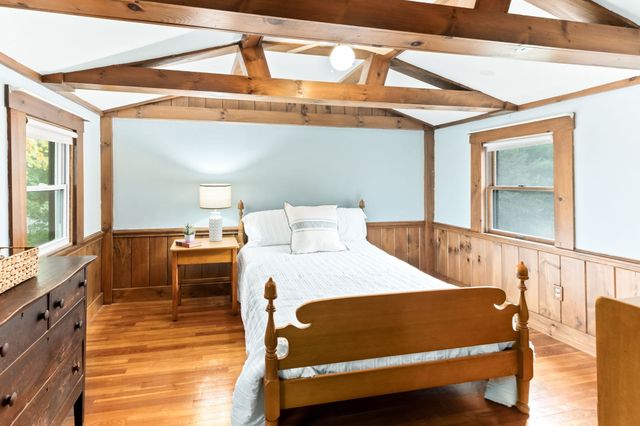 30 Cottage St, Medway, MA 02053