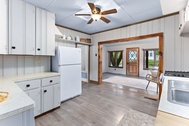 30 Cottage St, Medway, MA 02053