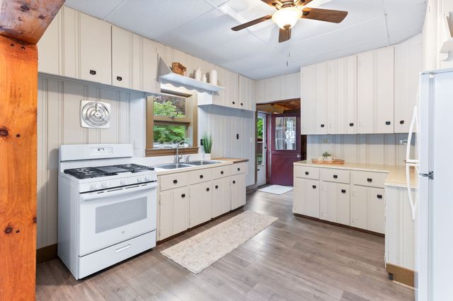 30 Cottage St, Medway, MA 02053