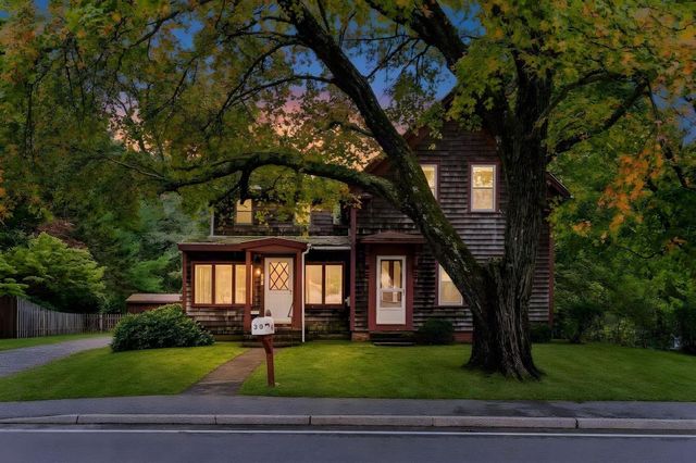 30 Cottage St, Medway, MA 02053