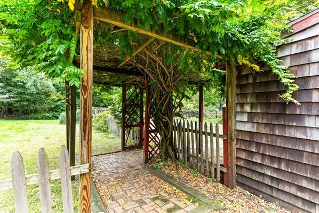 30 Cottage St, Medway, MA 02053