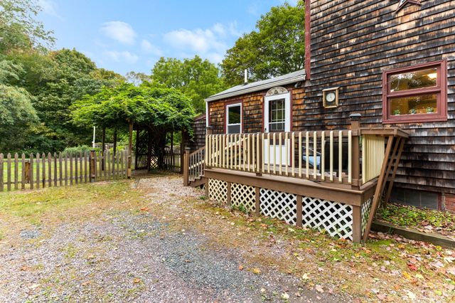 30 Cottage St, Medway, MA 02053