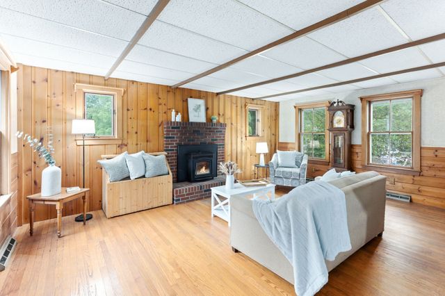 30 Cottage St, Medway, MA 02053