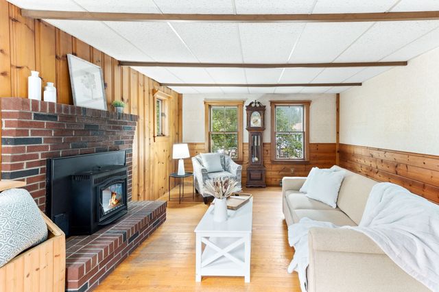 30 Cottage St, Medway, MA 02053