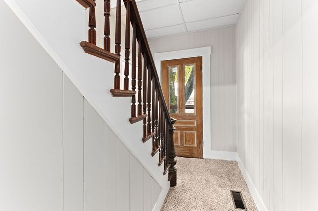 30 Cottage St, Medway, MA 02053