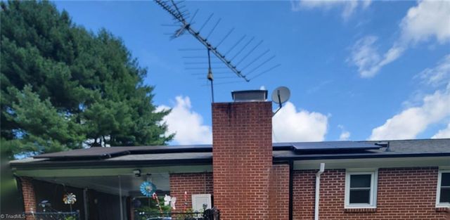 2166 NC Highway 65 E, Walnut Cove, NC 27052