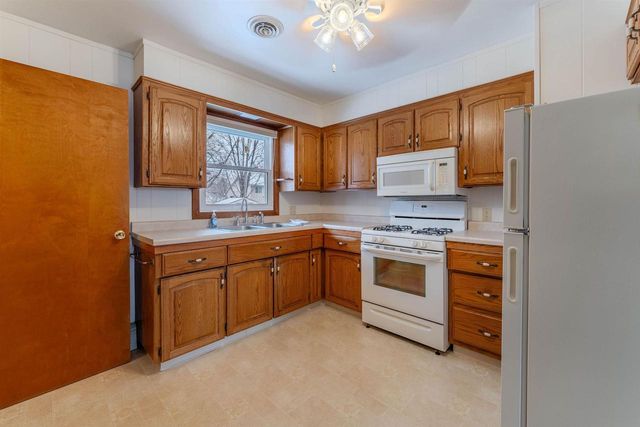 680 GLENDALE AVENUE, Oshkosh, WI 54901