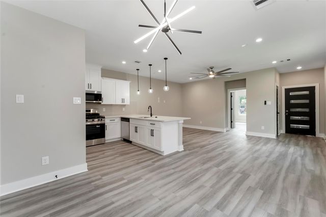 9514 Ashville Drive, Houston, TX 77051