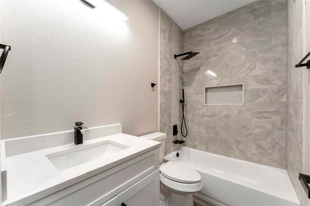 9514 Ashville Drive, Houston, TX 77051