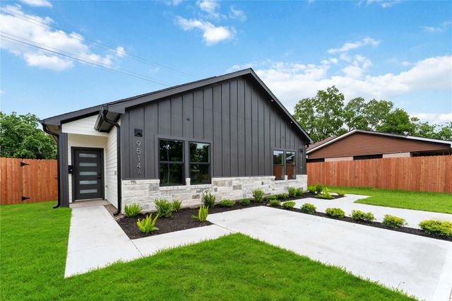 9514 Ashville Drive, Houston, TX 77051