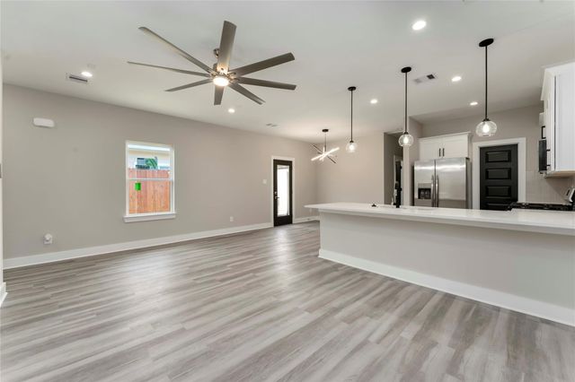 9514 Ashville Drive, Houston, TX 77051