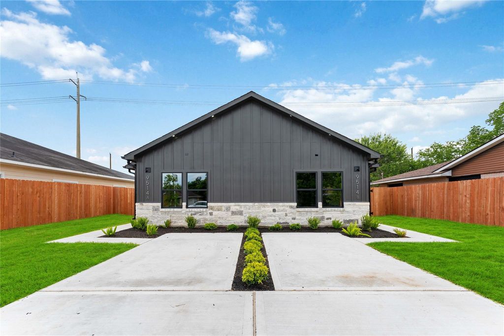 9514 Ashville Drive, Houston, TX 77051