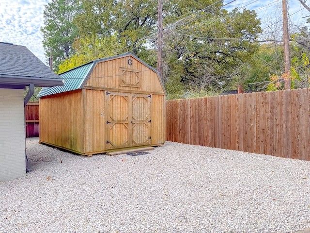 912 Dobbins Road, Corsicana, TX 75110