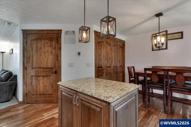 910 N 8th St, Aumsville, OR 97325