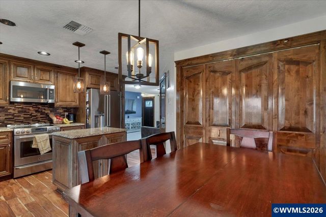 910 N 8th St, Aumsville, OR 97325