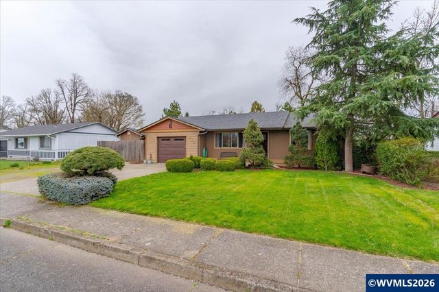 910 N 8th St, Aumsville, OR 97325