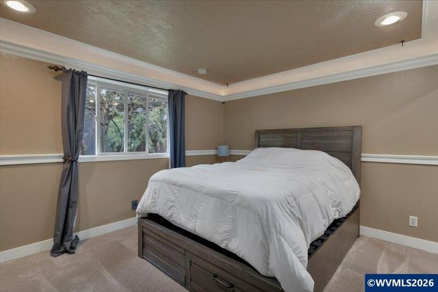 910 N 8th St, Aumsville, OR 97325