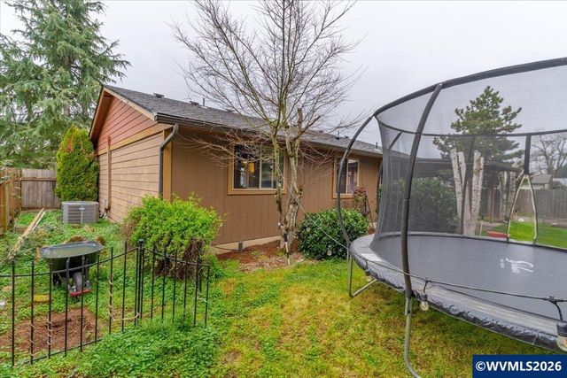 910 N 8th St, Aumsville, OR 97325