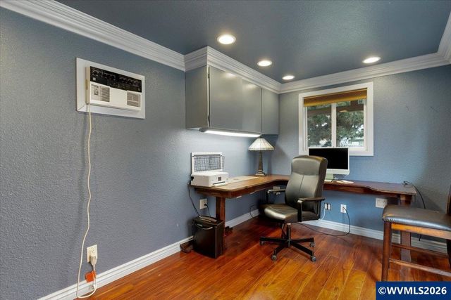 910 N 8th St, Aumsville, OR 97325