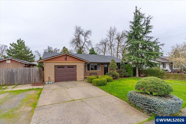 910 N 8th St, Aumsville, OR 97325