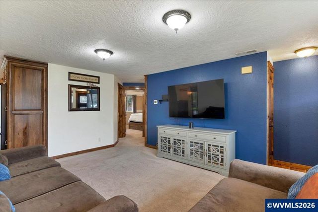 910 N 8th St, Aumsville, OR 97325