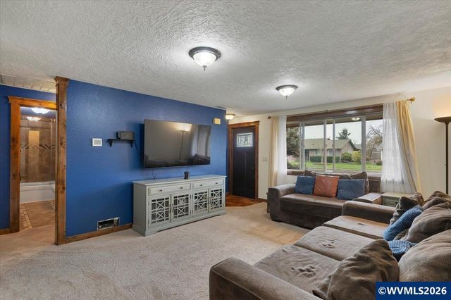 910 N 8th St, Aumsville, OR 97325