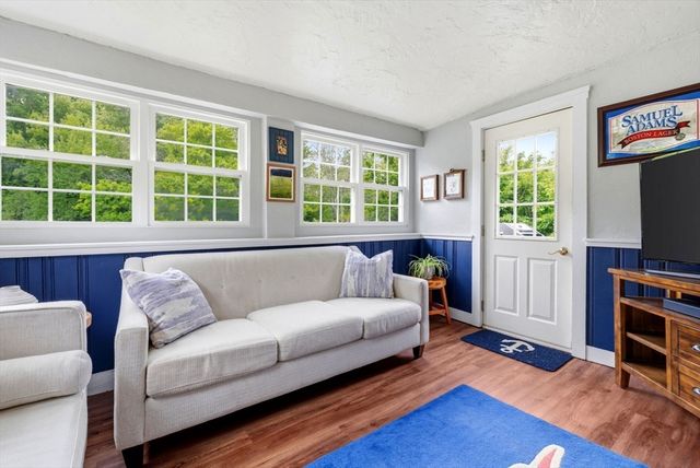 221 Central St, Hingham, MA 02043