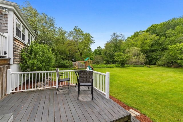 221 Central St, Hingham, MA 02043