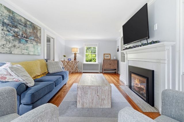 221 Central St, Hingham, MA 02043