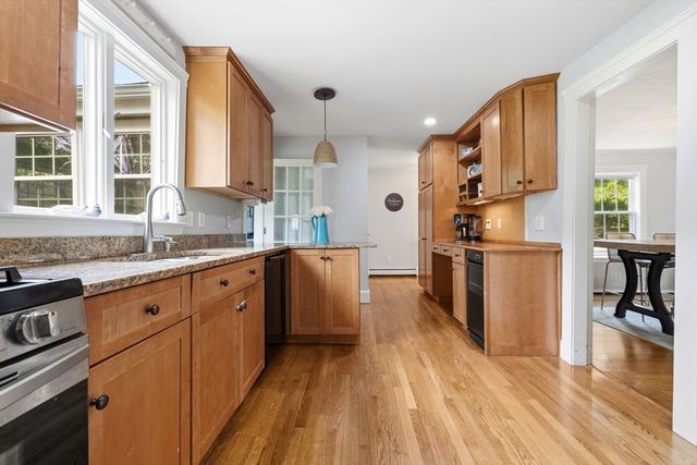 221 Central St, Hingham, MA 02043
