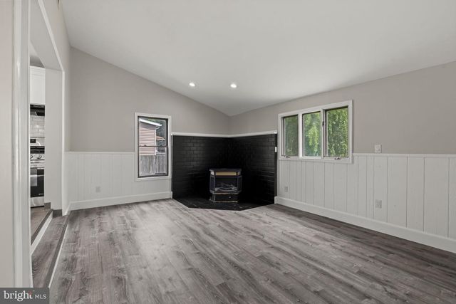213 CHESTNUT ST, Westville, NJ 08093