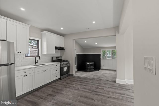 213 CHESTNUT ST, Westville, NJ 08093