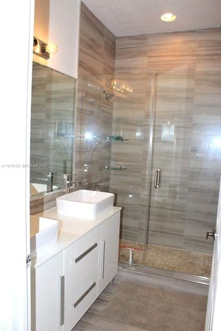 10902 NW 83rd St 222, Doral, FL 33178