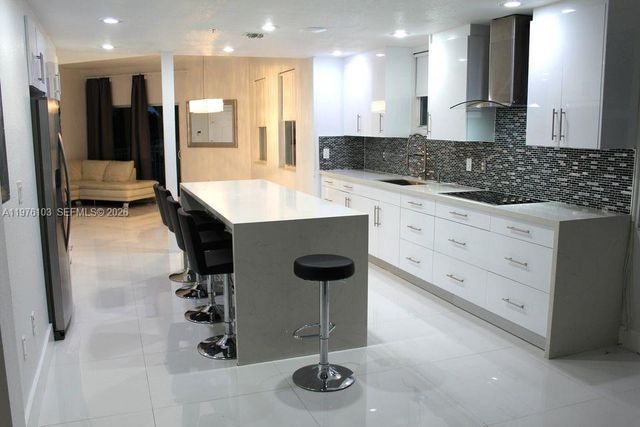 10902 NW 83rd St 222, Doral, FL 33178