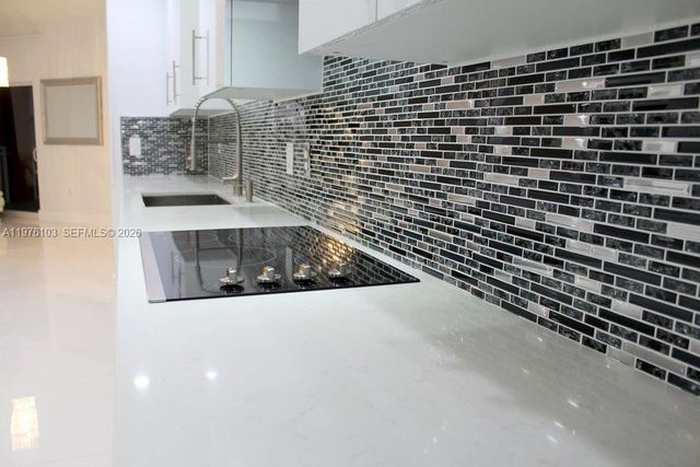 10902 NW 83rd St 222, Doral, FL 33178