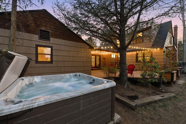 714 NE 10th Street, Bend, OR 97701