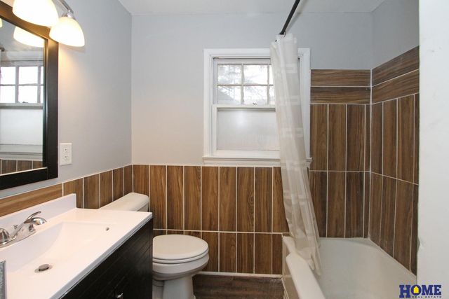 2740 S 13th Street, Lincoln, NE 68502