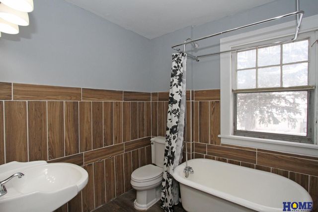 2740 S 13th Street, Lincoln, NE 68502