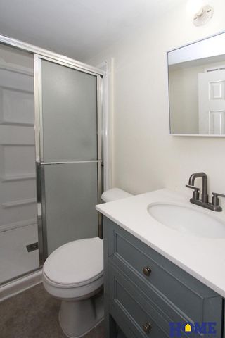 2740 S 13th Street, Lincoln, NE 68502