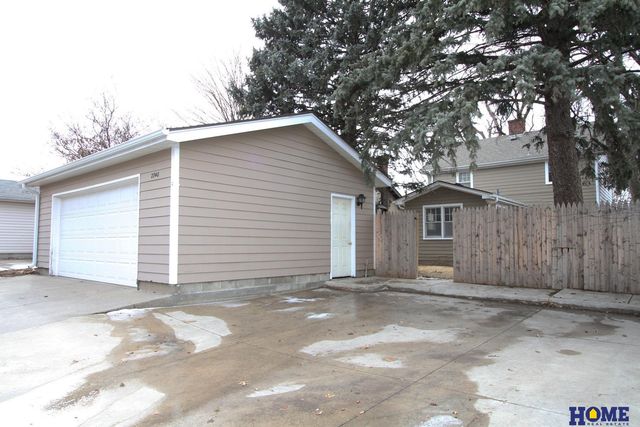 2740 S 13th Street, Lincoln, NE 68502