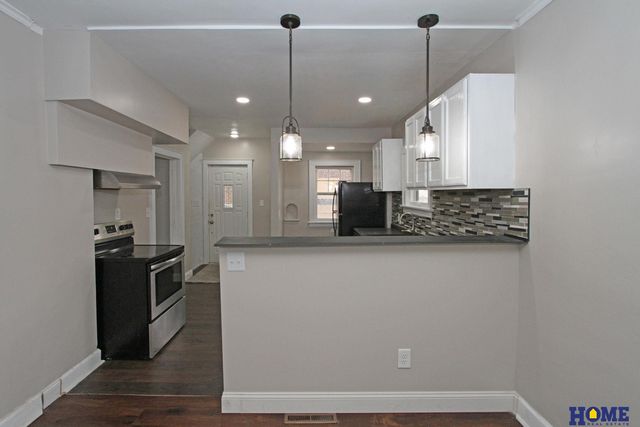 2740 S 13th Street, Lincoln, NE 68502