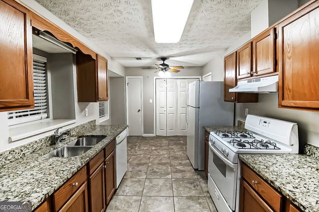 1503 Windy Oaks Court SE, Conyers, GA 30013