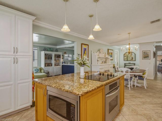 32 Covey LN 32, Naples, FL 34114