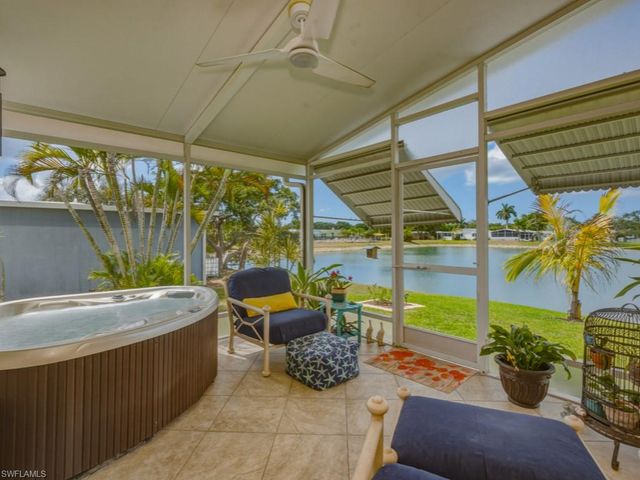 32 Covey LN 32, Naples, FL 34114